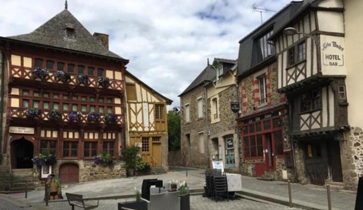 Perle Rare, Appartement Paisible Et Cosy 朗巴勒 外观 照片