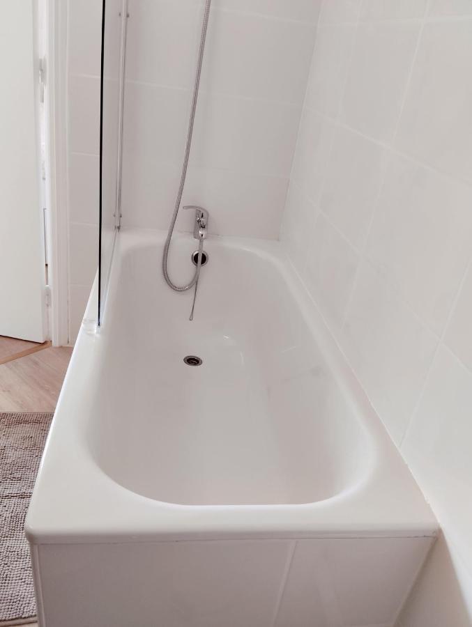 Perle Rare, Appartement Paisible Et Cosy 朗巴勒 外观 照片